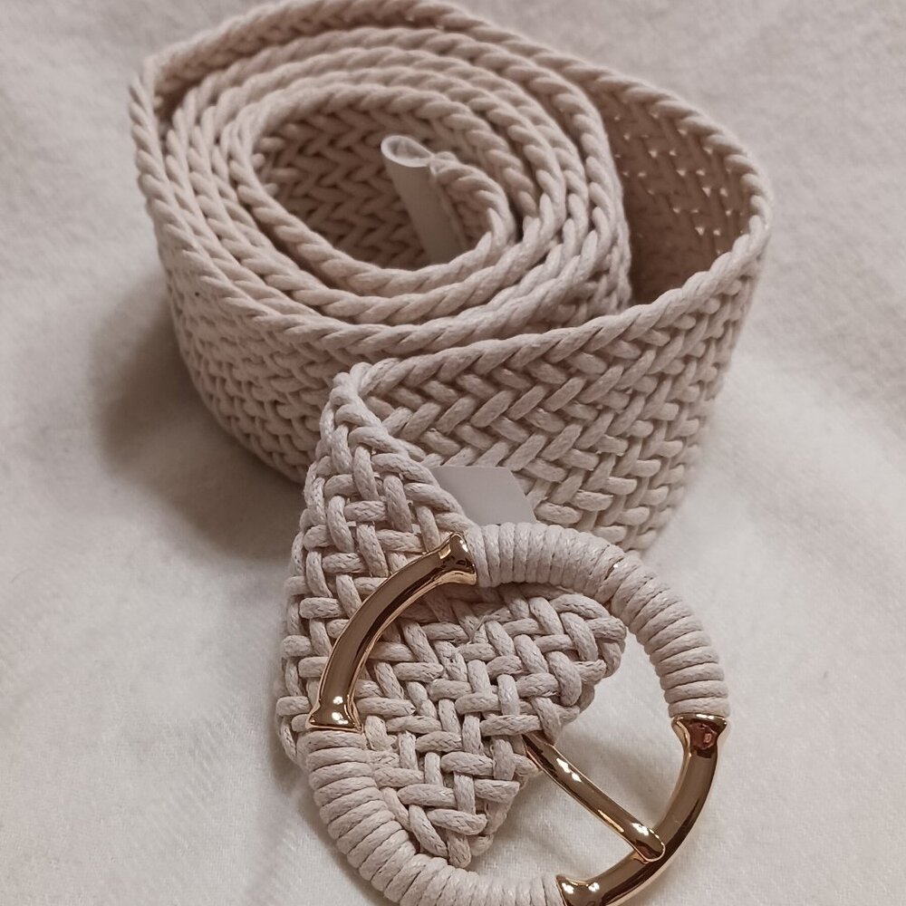 New Without Tags Lane Bryant Plus Size Adjustable Ivory Belt With Gold Buckle